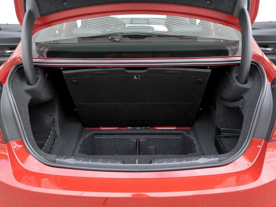  BMW 328i Sedan Sport Line 2012 года  (фото 8 из 16)